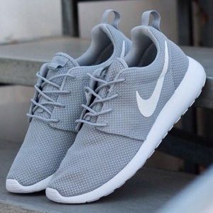 Unisex Gray Nike Roshe Ones✨W 10.5/M 8.5✨